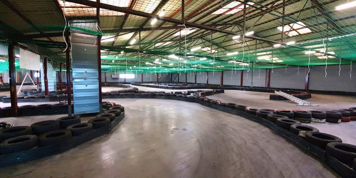 Personenauffangnetz in der Indoor-Kartbahn in Mainz