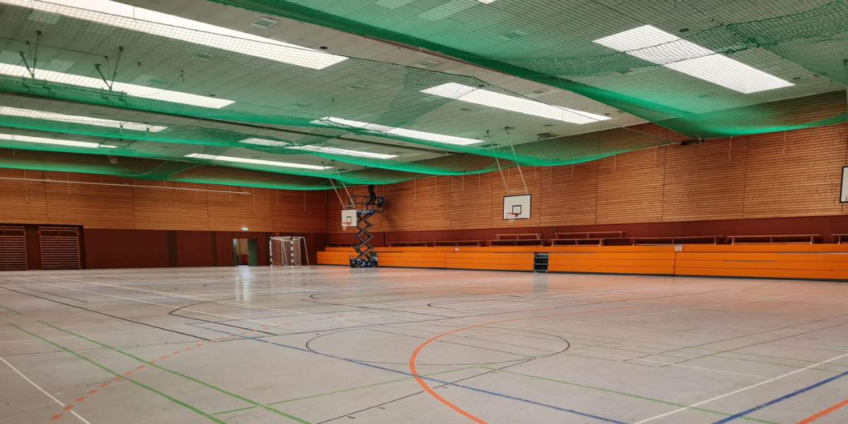 Personenauffangnetz in einer Sporthalle in Gießen