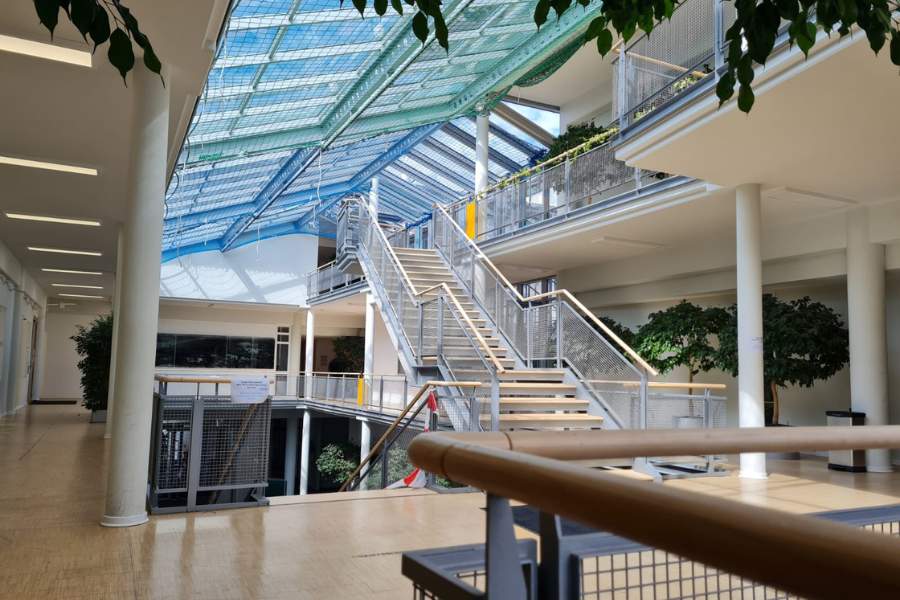 Personenauffangnetze montieren im laufendem Betrieb